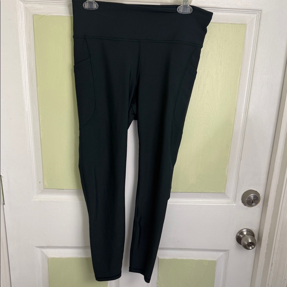 (2026) Old Navy Women's Green High Rise Leggings Size:
